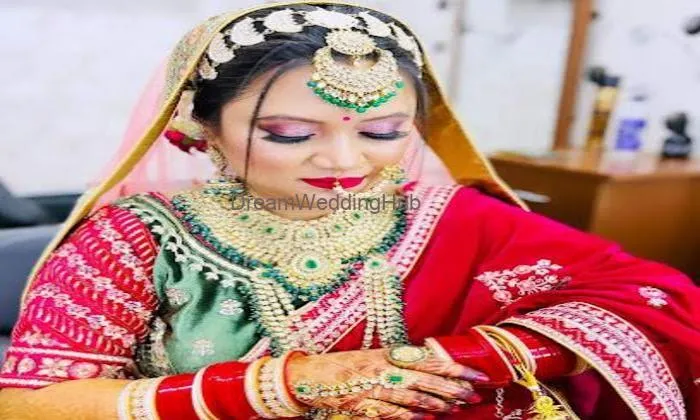 Jasmeet Makeovers & Academy Jasmeet Makeovers & Academy