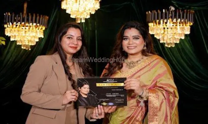 Jaya Arora Makeovers & Academy