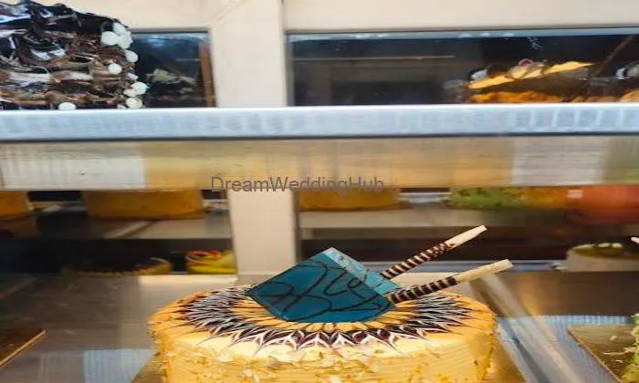 Jhakas Bakers & Cake Shop