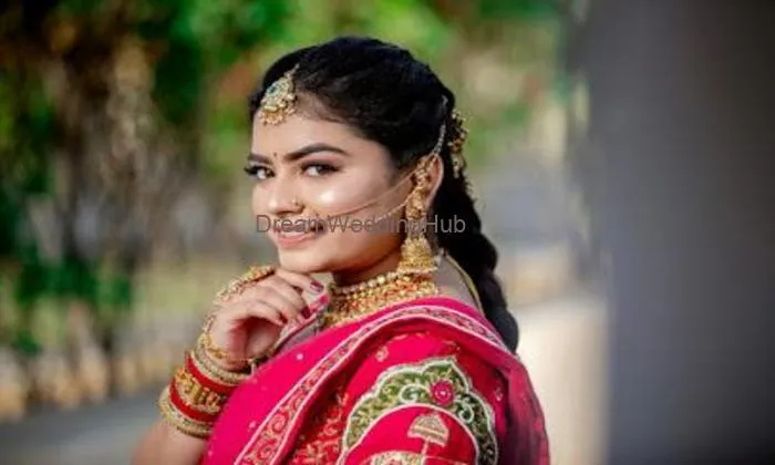 Juhi Beauty Salon