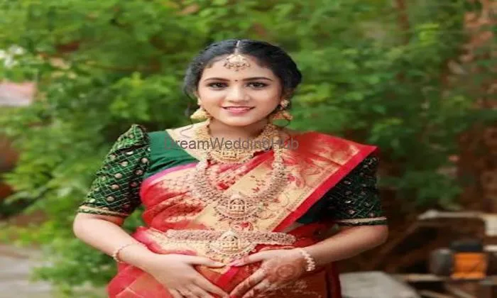 Kaaviyasri Makeup Artist