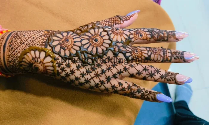 Kajal Mehndi Art