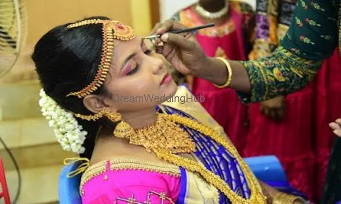 Kamali Shimmer Make-up Artist(mua) Trichy And Karaikudi