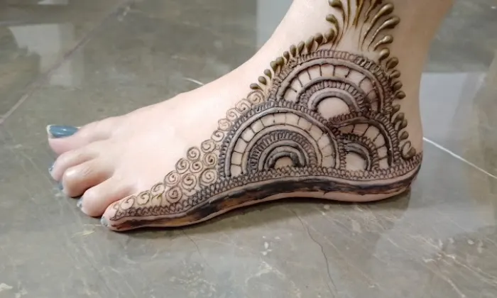 Kanha Mehndi Artist