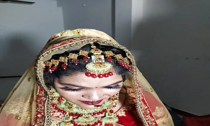 Karishma Beauty Parlour & Silai Saraimeer (करिश्मा ब्यूटी पार्लर एवं सिलाई प्रशिक्षण) सरायमीर