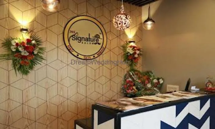 Kartik Signature Salon & Academy |best Salon In Anand | Hair Academy | Makeup Studio| Beauty Salon