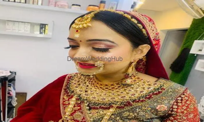 Kashish Salon And Academy