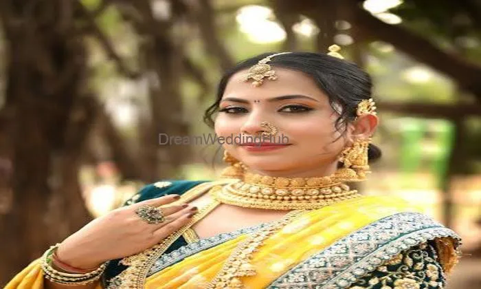 Kavi Professional Makeup Artist