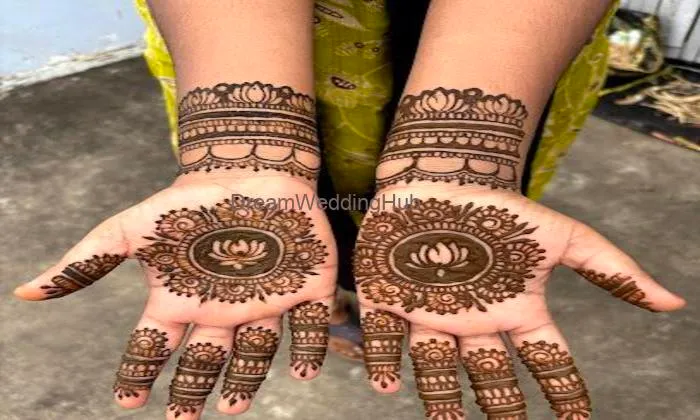 Keerthiz Mehandi Artist /bridal &traditional Design