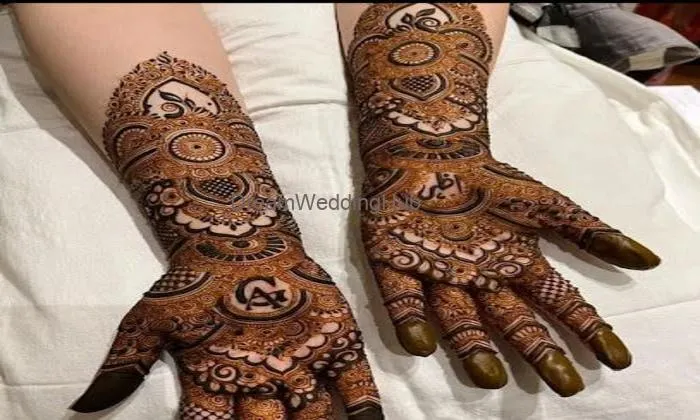 Khushbu Mehndi Artist