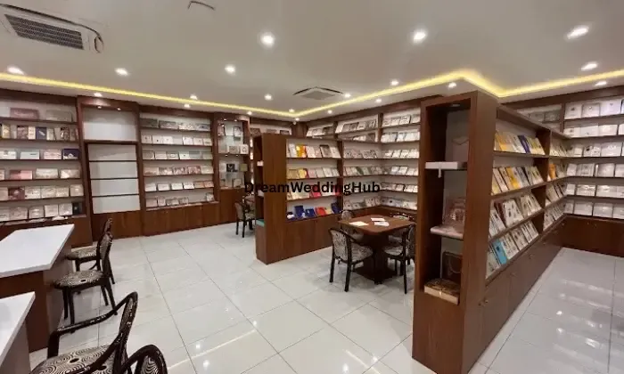 King Of Cards Hoodi Whitefield King Of Cards Hoodi Whitefield