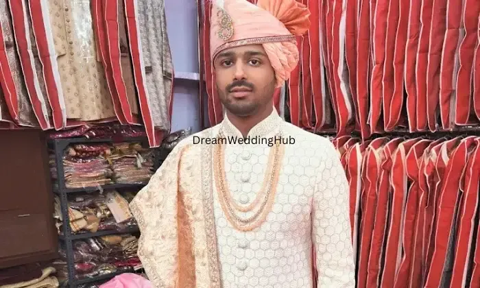 Kirti Cloth Centre