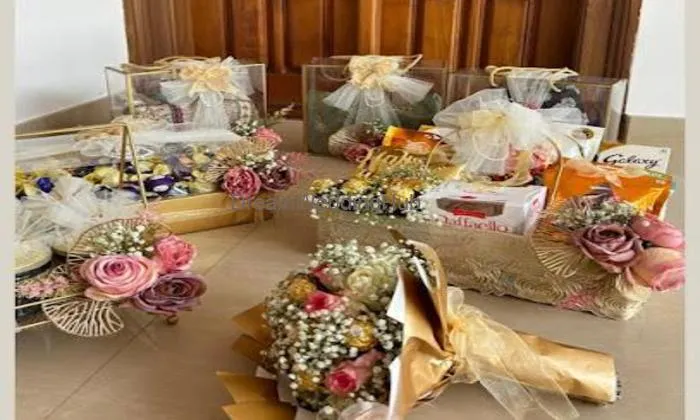 Kismis Dry Fruits And Nuts