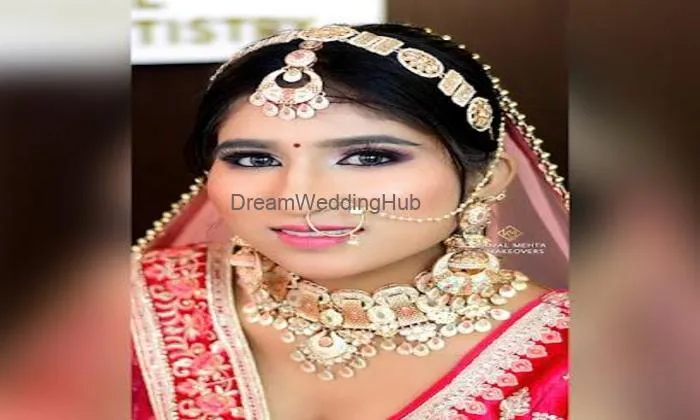 Km Makeup Master's & Pro Makeup Academy