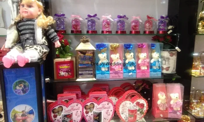 Komal  Gift World
