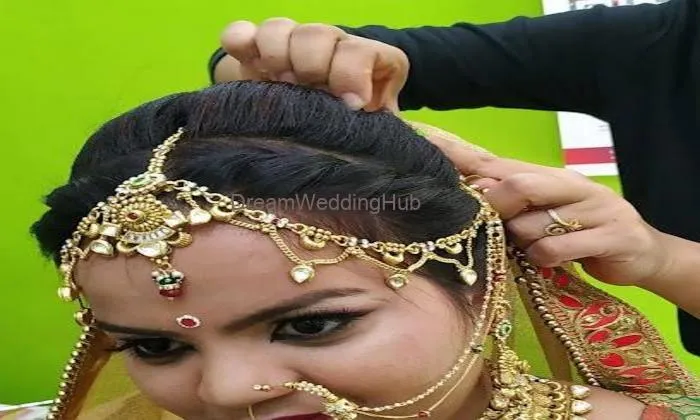 Komal Makeup &nail Studio, Beauty Parlour