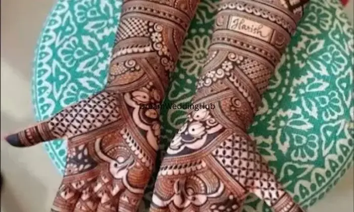 Komal Menhdi Botique