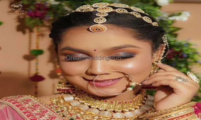 Komal Pedamkar Makeup & Hair Expert