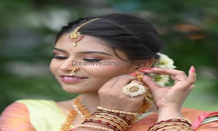 Krishnali Makeup Artist