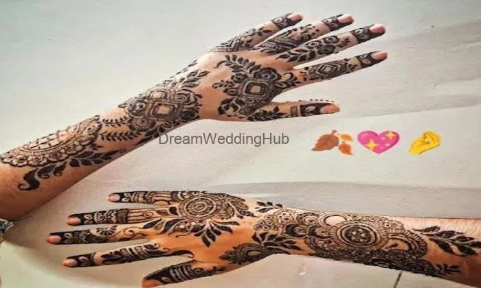 Kulsum Mehendi Artist