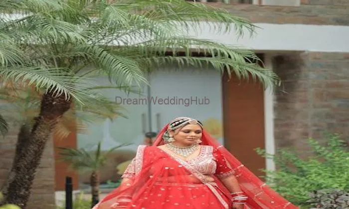Kumkum Beauty Makeovar