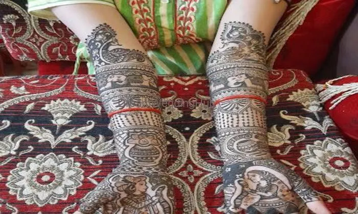 Kunmun Mehendi Designer