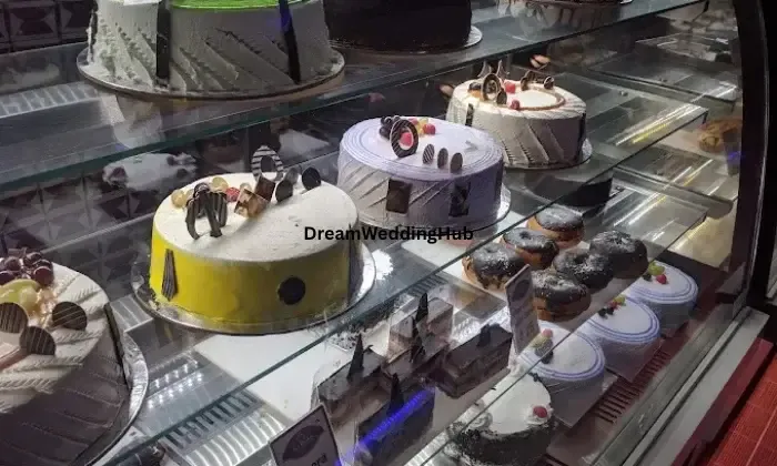 La Bakery  Confectionery