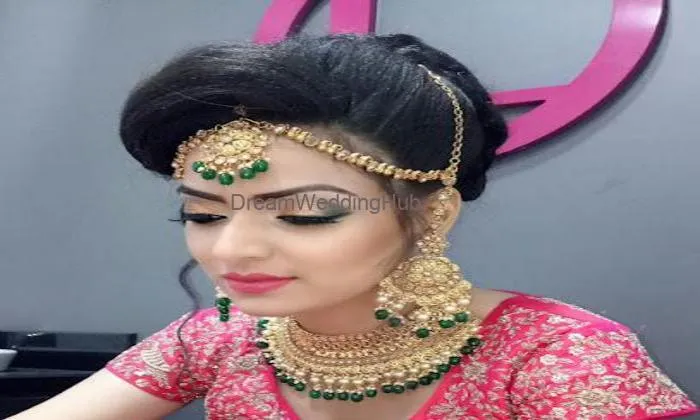 Lakme Salon For Him And Her In Pratap Road,moga