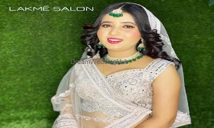 Lakme Salon In Laxmi Nagar,bulandshahar