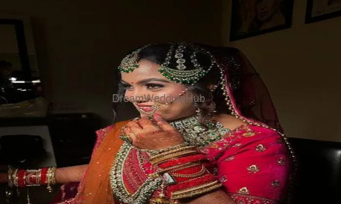 Lakme Salon In Marries Road,aligarh