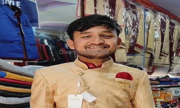 Lari Garments