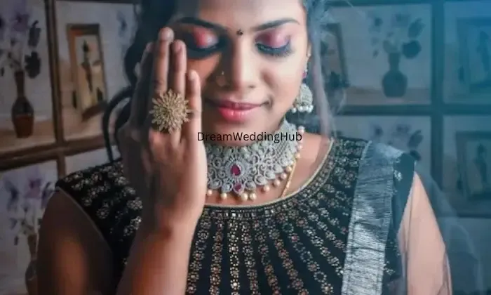 Latha Womens Beauty Parlour