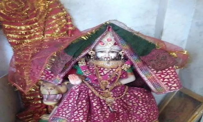 Laxmi Beauty Parlour And Cosmetics Center