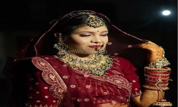 Laxmi Beauty Parlour / Make-up Artist In Ajmer Laxmi Beauty Parlour / Make-up Artist In Ajmer