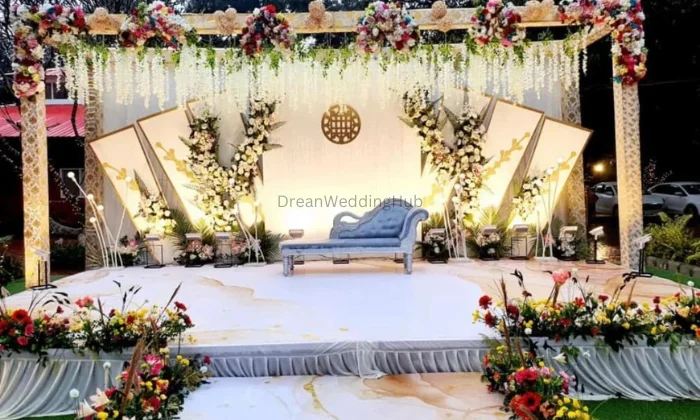 Laxmi Decorator