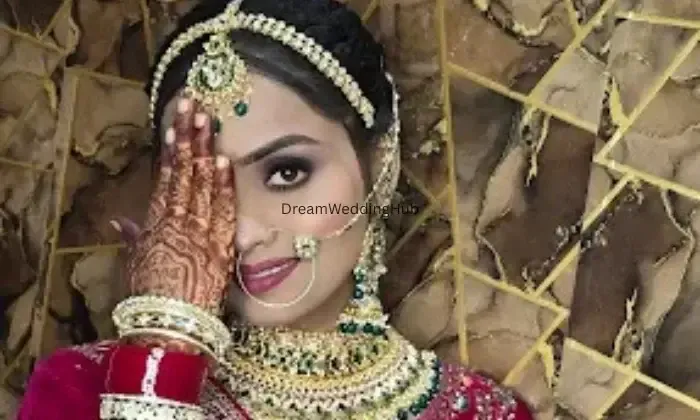 Laxmi Makeovers