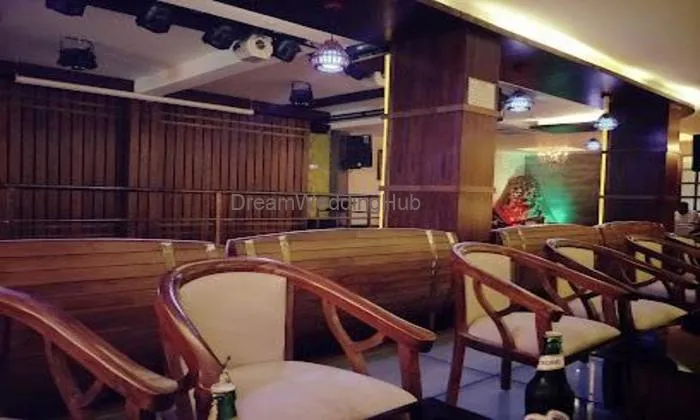 Live It Up Club | Bar And Restaurant