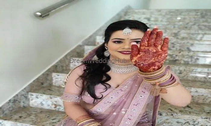 Looks Beauty Parlour