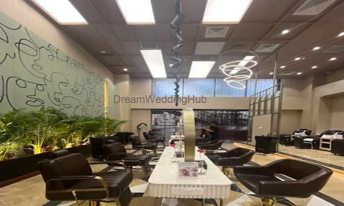 Looks Prive, Hlp Galleria, Mohali