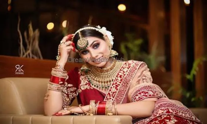 Looks Salon Jhansi
