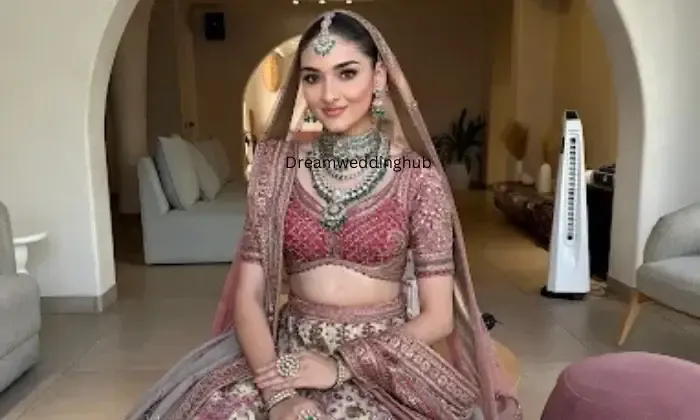 Looks Unlocked By Sonam Uttara Kannada