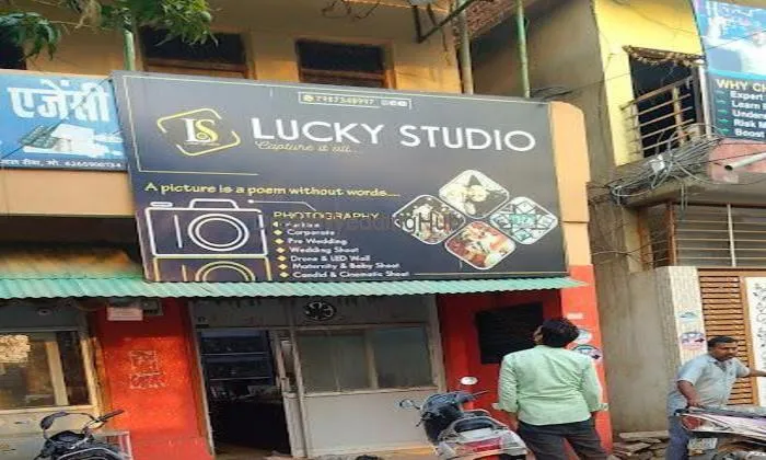 Lucky Art & Studio