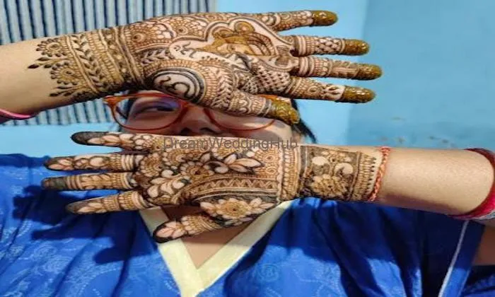 Madhu Mehndi Artist And Mehendi Classes Hear