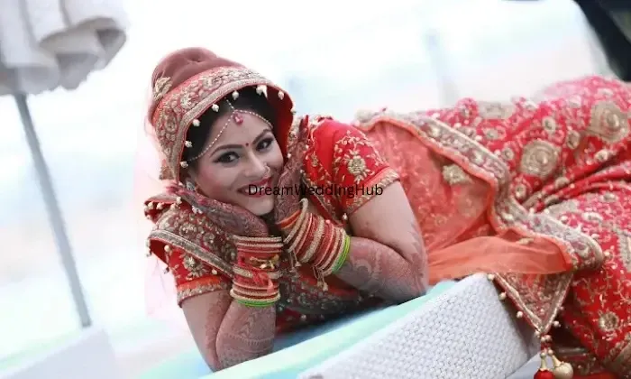Madhu  Studio