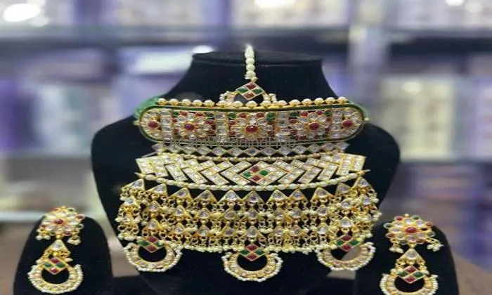 Mahasati Rajputi Paridhan (jewellery & Dresses)