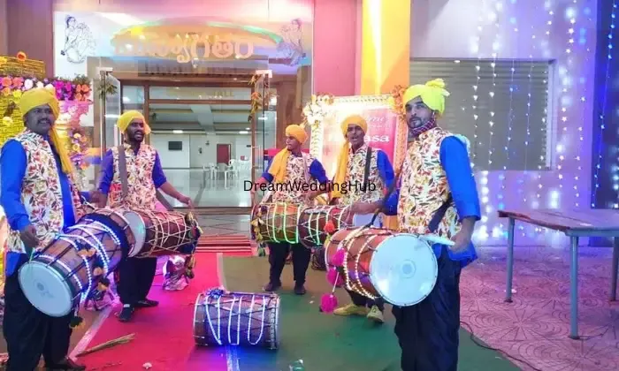 Mahesh Dhol Master And Tasha Party Panjabi Dhol Gurop