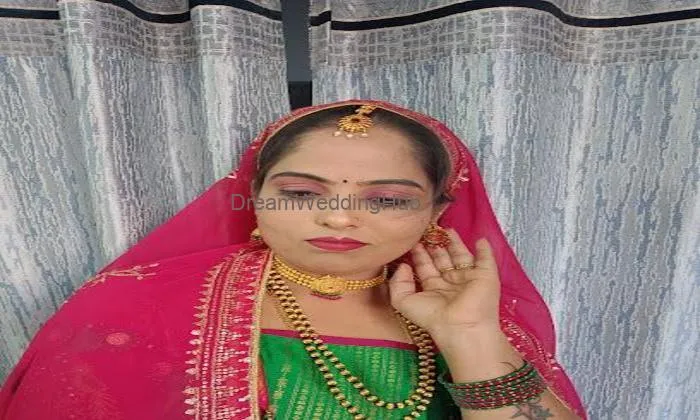 Make Me Beauty Parlour - Best Ladies Beauty Parlour In Ballari