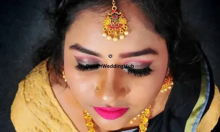 Makeup Artist Anushka