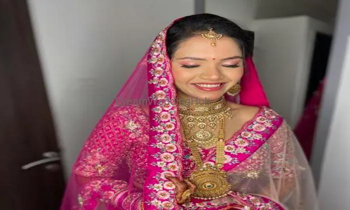 Makeup Artist-divine Makeovers By Pooja