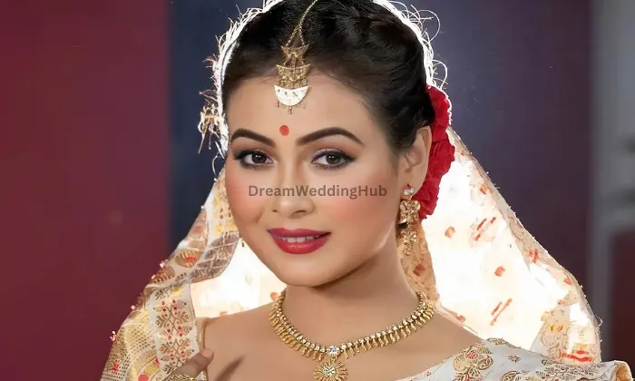 Makeup Artist Polii Saikia